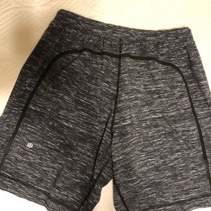 Lululemon Men’s Pace Breaker Short 7”
Lined